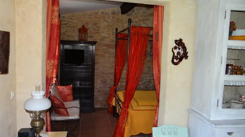 Villa Le Mazet Remoulins Exterior foto